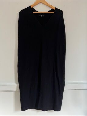 Uniqlo Black Midi V-Neck Knit dress